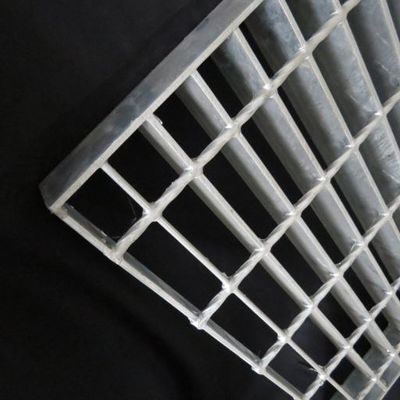 Chống ăn mòn bằng thép có răng cưa Grate cầu thang chống ăn mòn
