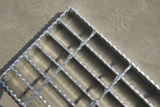 T1 Steel Grate Stair Streads 30mm Bearing Bar Pitch
