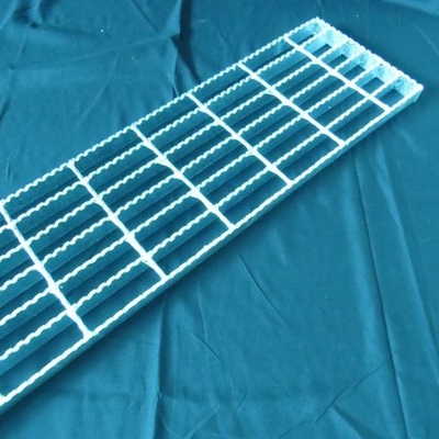Độ chịu lực cao T1 Cầu thang thép Grate Treads 30mm Pitch