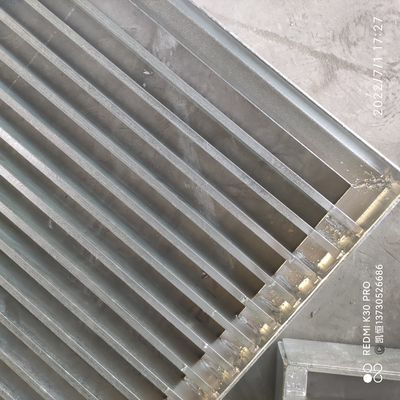 Lưới thép mạ kẽm hàn áp suất bạc được thiết kế riêng cho nền tảng nhà máy