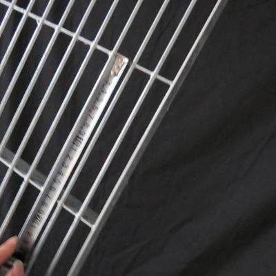 Chống trượt Thép có răng cưa Lưới kim loại Thanh chịu lực Pitch 30 mm Chống ăn mòn