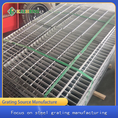 Lưới hàn an toàn Hàng rào chống rơi mái Lan can cho ban công Bước cầu thang