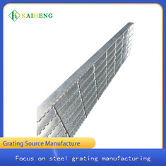 Lưới thép có răng cưa chống trượt màu trắng bạc Lưới đi bộ bằng kim loại