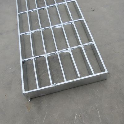 Chống ăn mòn HDP Grate thép Cầu thang Treads Bar Grating Treads