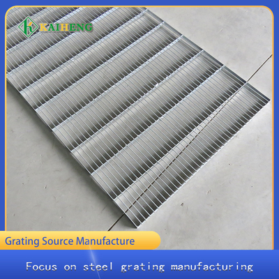 Sàn lưới kim loại OEM Hàng rào lưới thép để xây dựng chuồng gia súc