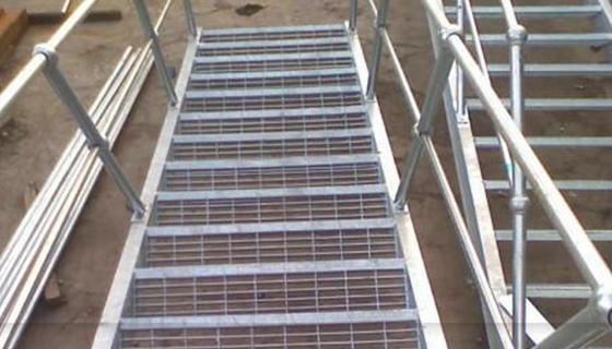 Hàn thép phẳng T3 Grate cầu thang Treads Kim loại Grate cho các bước