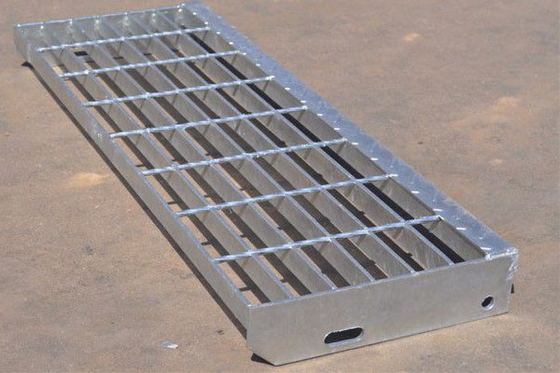 T4 Rô-rô-măng-rô Thép mạ kim loại Grate cầu thang Chiều dài 60mm