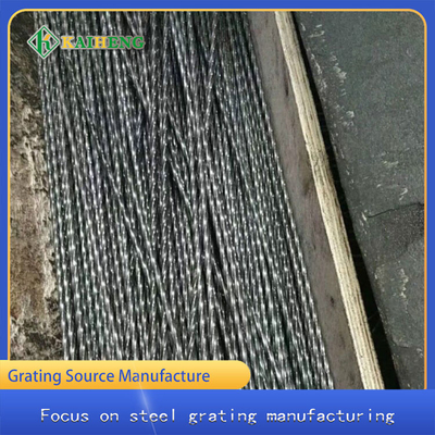 Sản phẩm dây sắt vuông xoắn 4mm để gia công tấm lưới thép