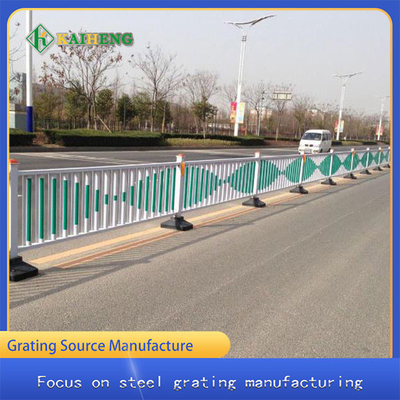 Lan can bảo vệ giao thông mạ kẽm Thép phun nhựa cho đô thị
